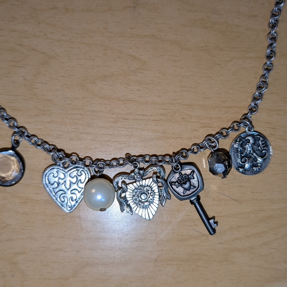 VTG Aeropostale Charm Necklace - Picture 2 of 3